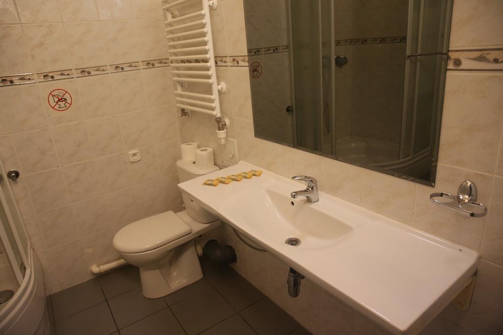 Roskosz Zespol Dworsko Parkowy Bed & Breakfast Biala Podlaska Exterior photo