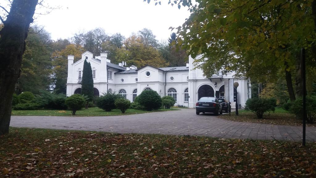 Roskosz Zespol Dworsko Parkowy Bed & Breakfast Biala Podlaska Exterior photo